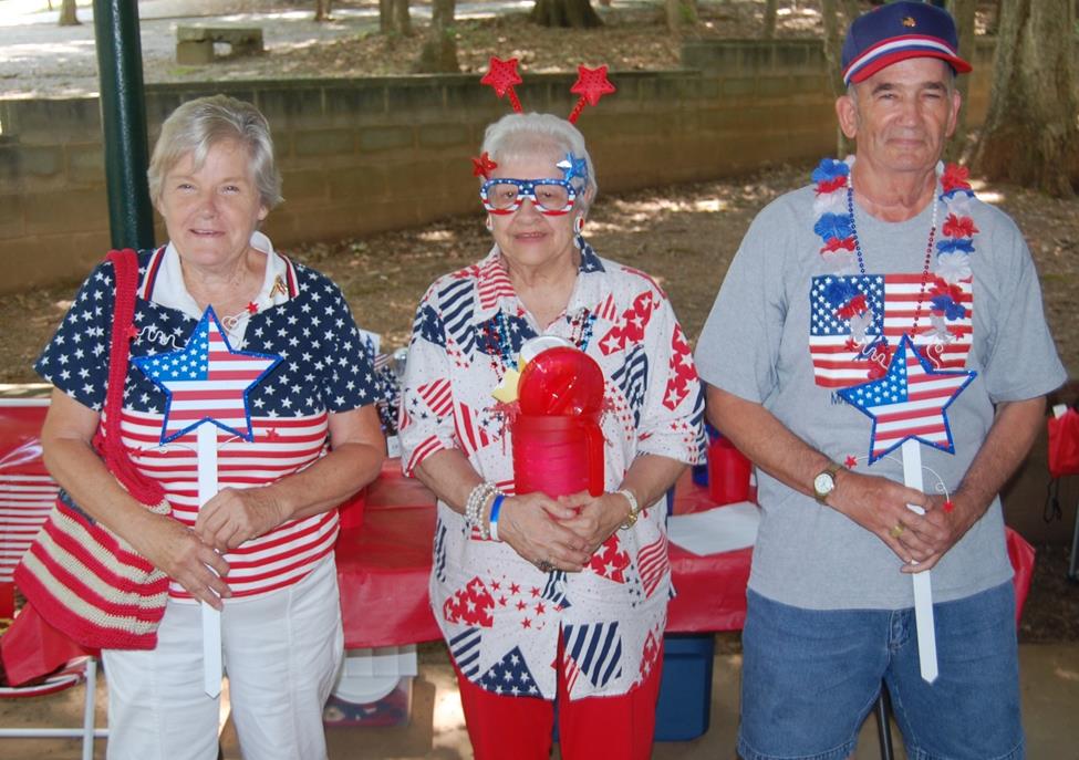 Patriotic winners 2016 posing